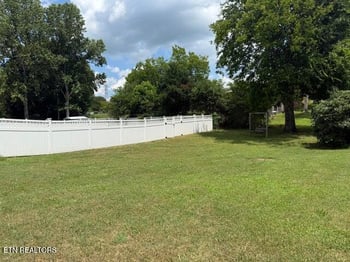 2505 Kenwood Dr, Athens, TN 37303