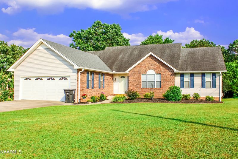 2506 Cindy St, Athens, TN 37303