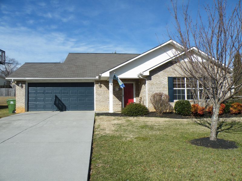 2507 Willow Bend Dr, Maryville, TN 37804