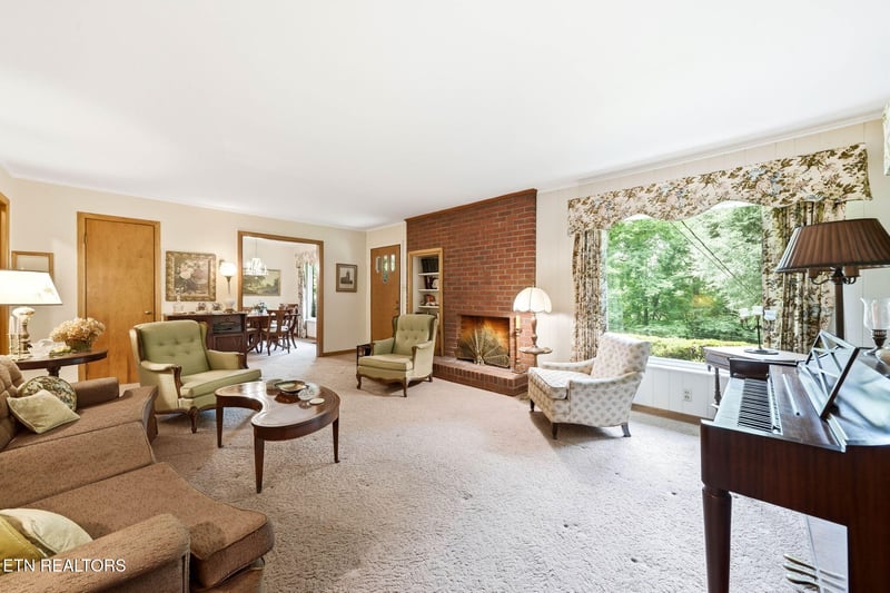 2508 Fox Chase Ln, Knoxville, TN 37920