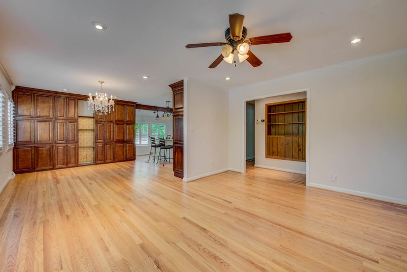 251 Iroquois Rd, Oak Ridge, TN 37830