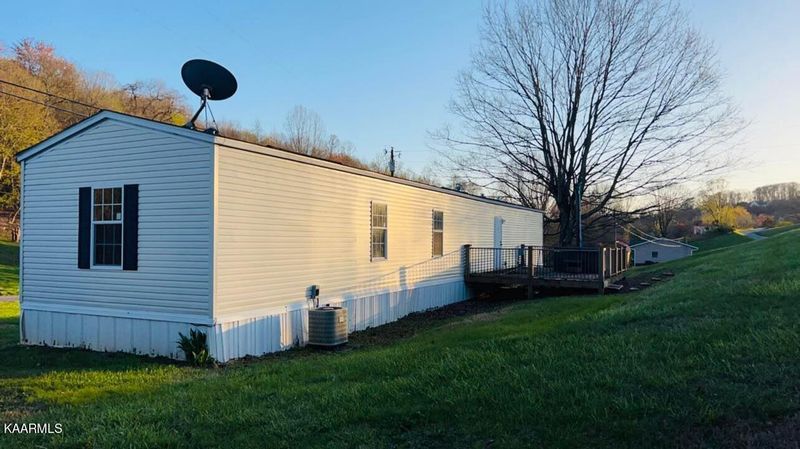 251 N Ridgeview Rd, Luttrell, TN 37779