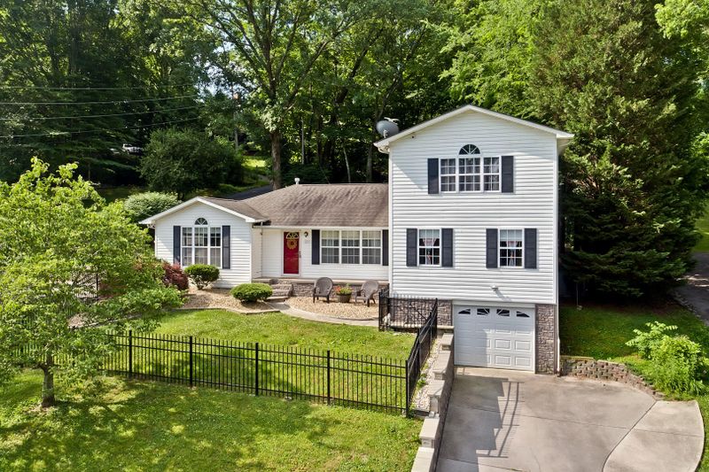 251 Rock Springs Rd, Lenoir City, TN 37771