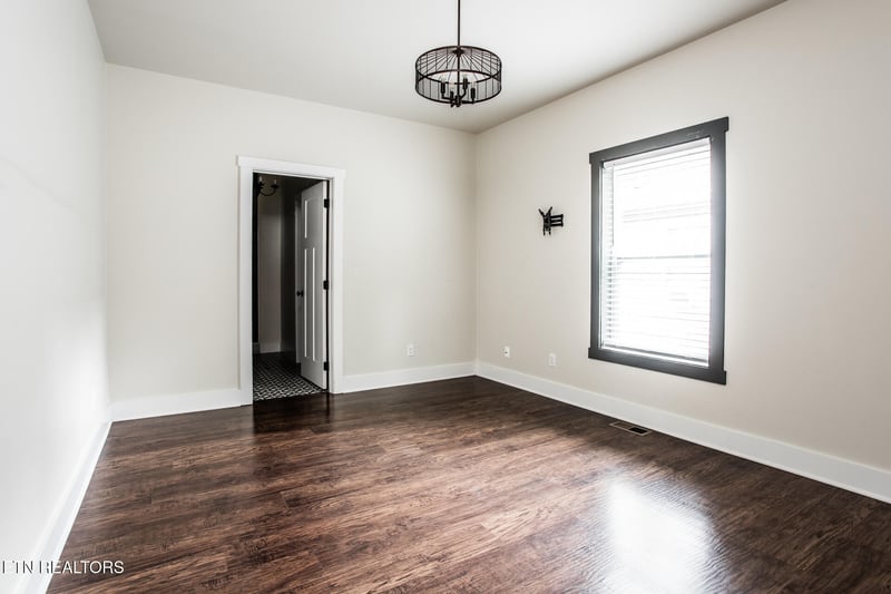2510 E Glenwood Ave, Knoxville, TN 37917