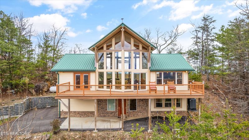2511 Mountain Blvd, Sevierville, TN 37876