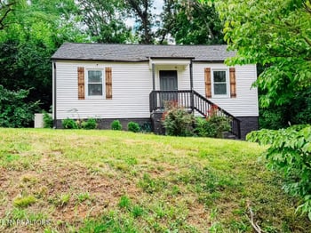 2512 Greenfield Ln, Knoxville, TN 37917