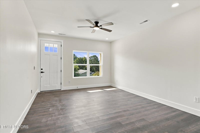 2513 Bernhurst Dr, Knoxville, TN 37918