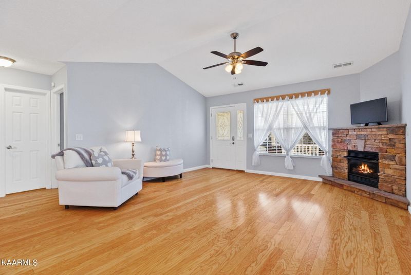 2513 Brookwood Dr, Pigeon Forge, TN 37863
