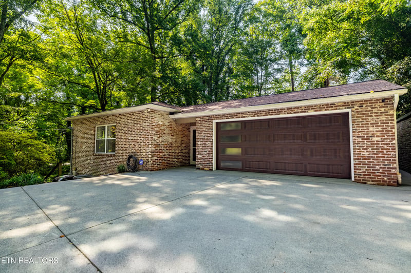 2513 SW Lakemoor Dr, Knoxville, TN 37920