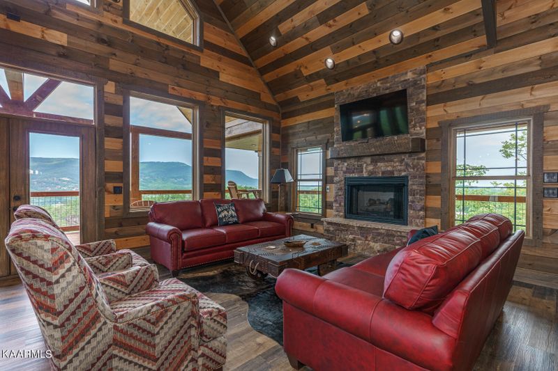 2514 Mountain Holly Way, Sevierville, TN 37862