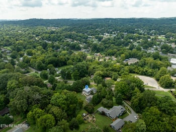 2516 Maple Dr, Knoxville, TN 37918
