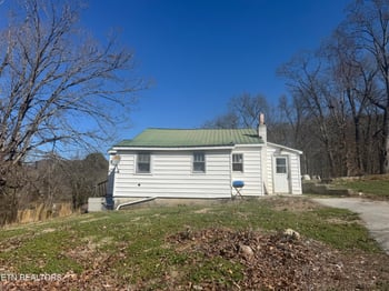 2516 Roseberry Rd, Mascot, TN 37806