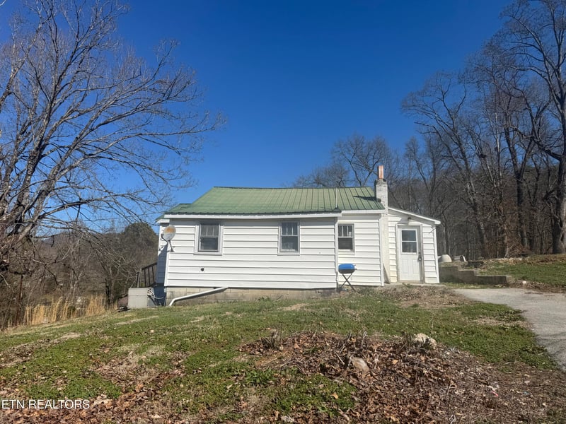 2516 Roseberry Rd, Mascot, TN 37806