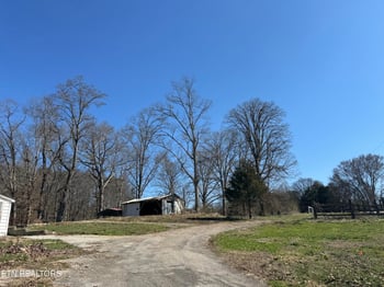 2516 Roseberry Rd, Mascot, TN 37806