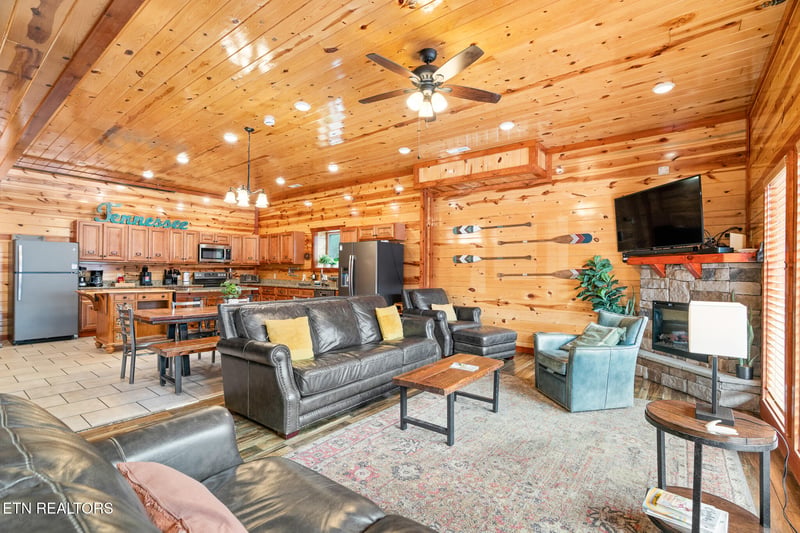 2517 Laurel Point Way, Sevierville, TN 37862