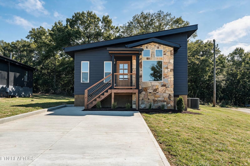 2517 Limestone Ct, Sevierville, TN 37876