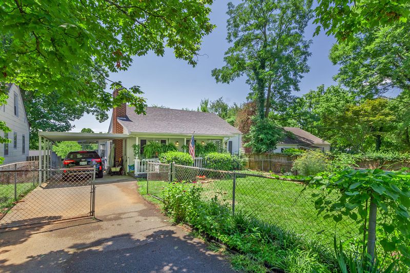 2518 Buffat Mill Rd, Knoxville, TN 37917