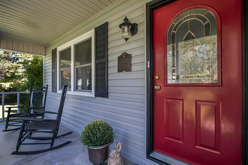 2518 Cindy St, Athens, TN 37303