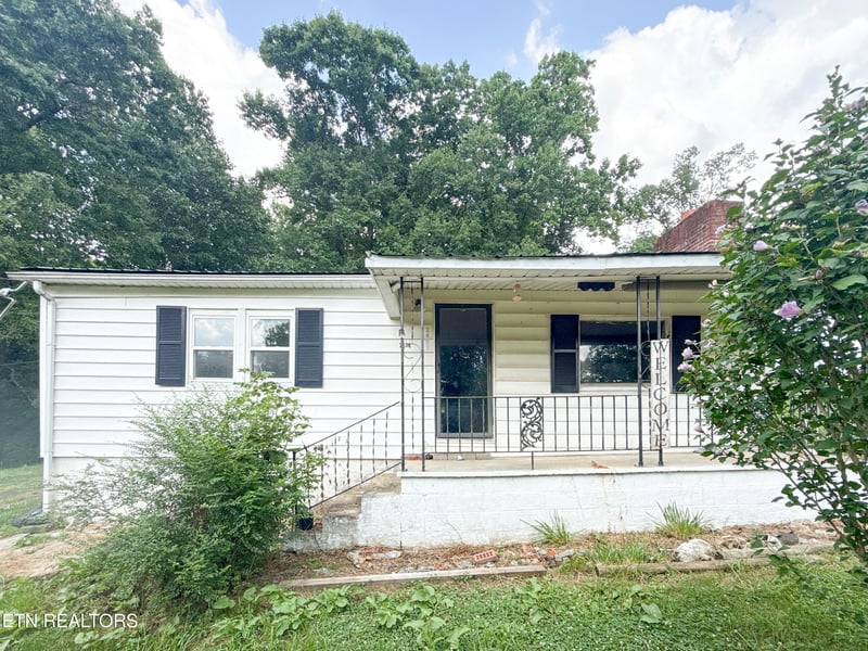 2518 Roseberry Rd, Mascot, TN 37806