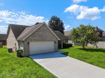 2518 Tyvola Ct, Maryville, TN 37801