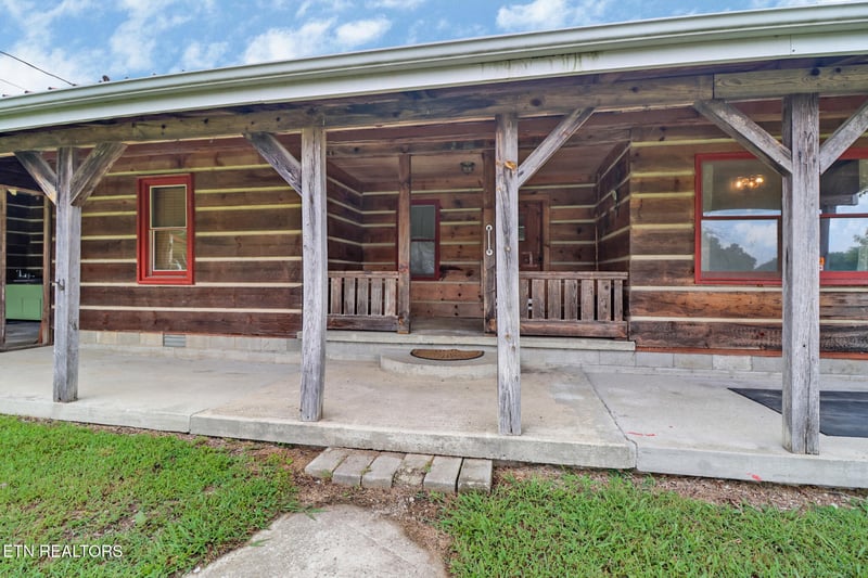 252 Carlie Ln, Deer Lodge, TN 37726