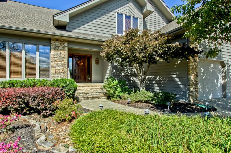 252 Chatuga Way, Loudon, TN 37774