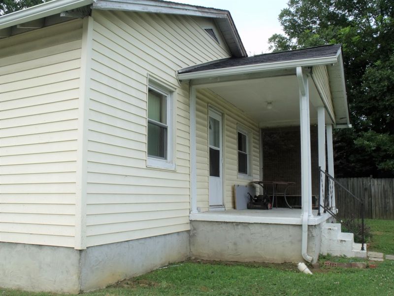 252 E Lincoln Rd, Alcoa, TN 37701