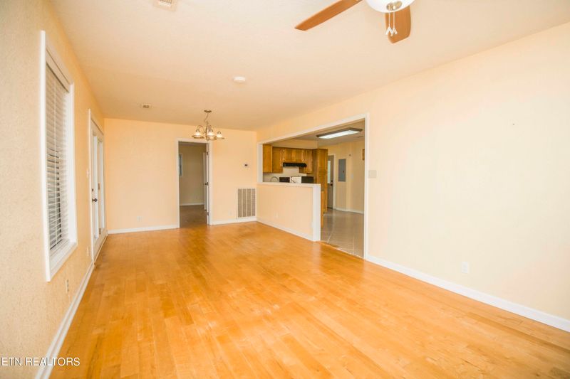 252 Lakecrest Dr, Harriman, TN 37748