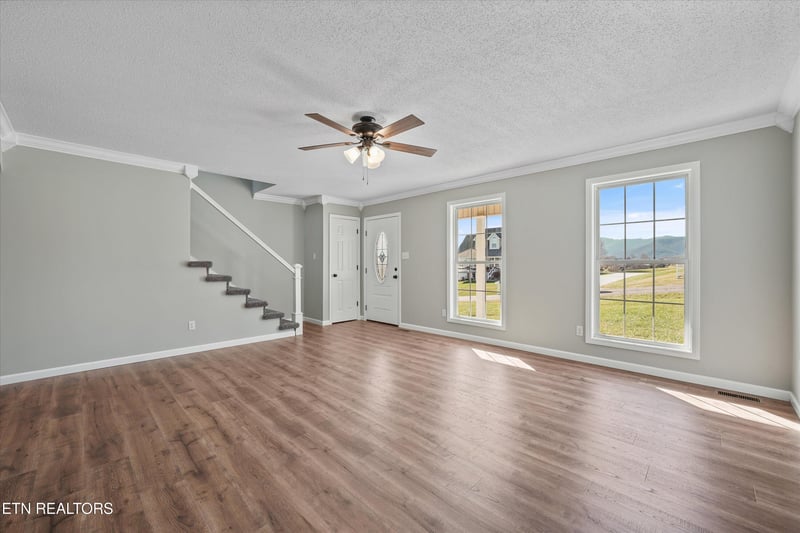 252 Perkins Ln, Jacksboro, TN 37757
