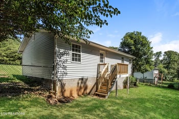 252 Queener Ln, Caryville, TN 37714