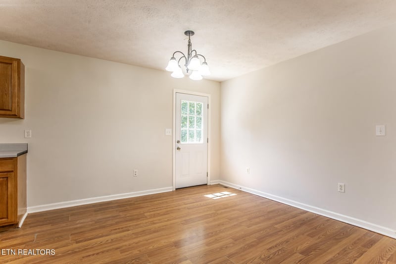 252 Queener Ln, Caryville, TN 37714