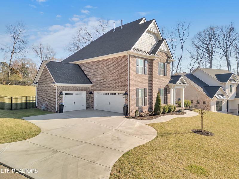 252 Reverence Run Ln, Knoxville, TN 37934