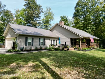 252 Running Deer Tr, Caryville, TN 37714