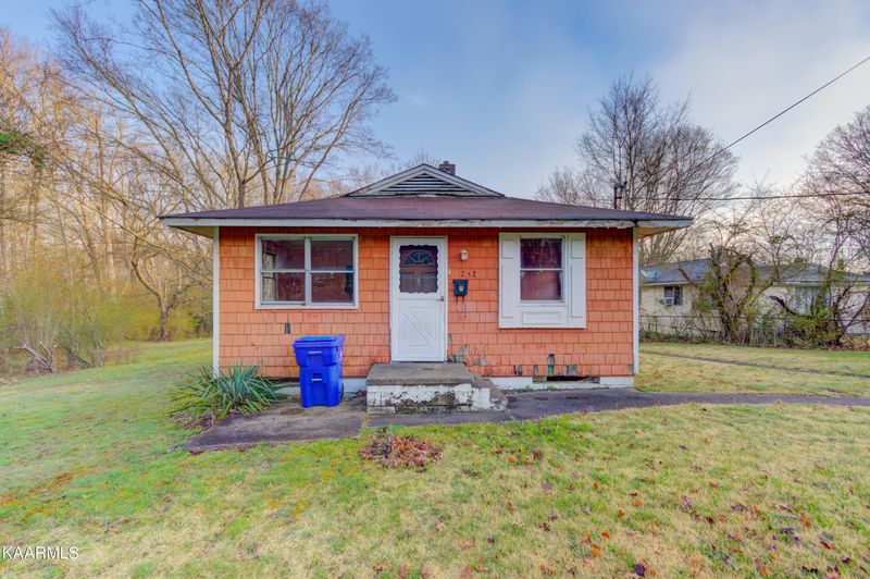 252 S Dillard Ave, Oak Ridge, TN 37830
