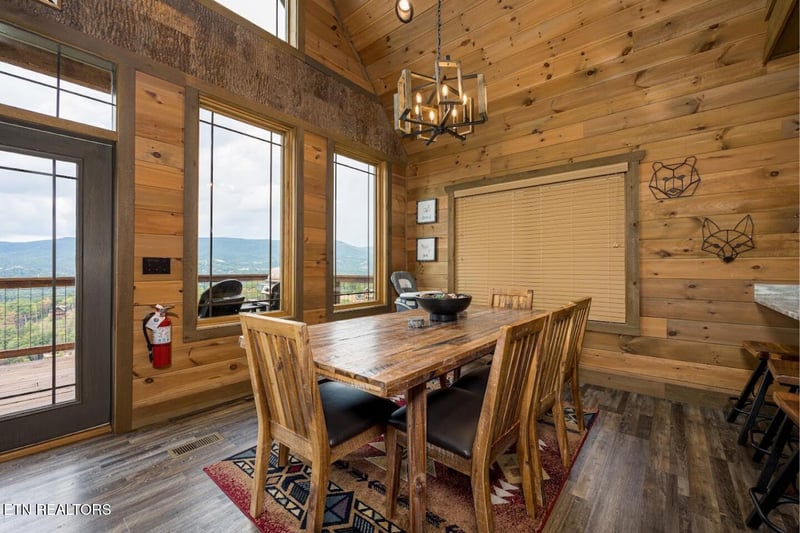 2520 Mountain Holly Way, Sevierville, TN 37862