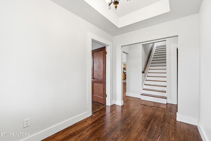2520 W Beaver Creek Dr, Powell, TN 37849