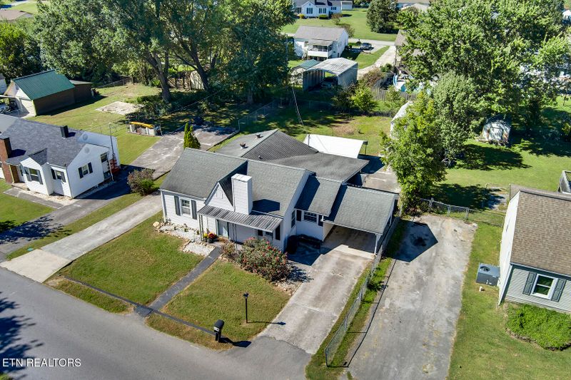 2521 E Clark Ave, Maryville, TN 37804