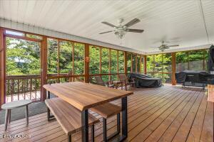 2522 Cindy St, Athens, TN 37303
