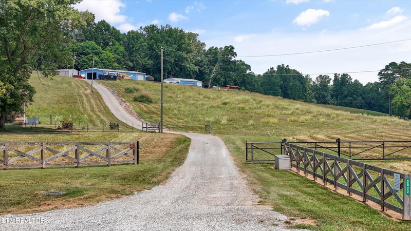 2522 Grey Ridge Rd, Maryville, TN 37801