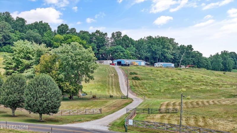 2522 Grey Ridge Rd, Maryville, TN 37801
