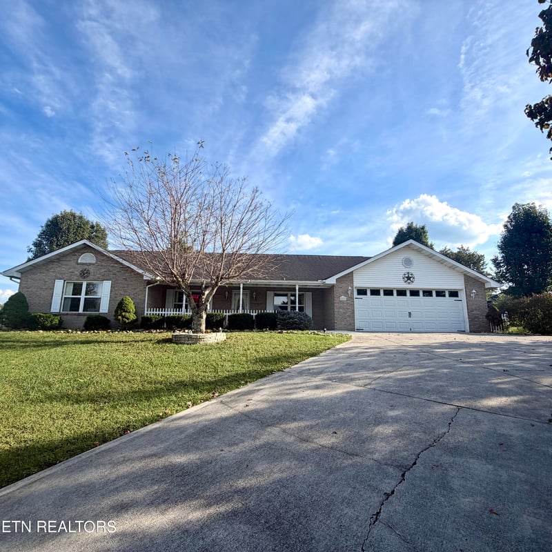 2526 Goingback Cir, Sevierville, TN 37876