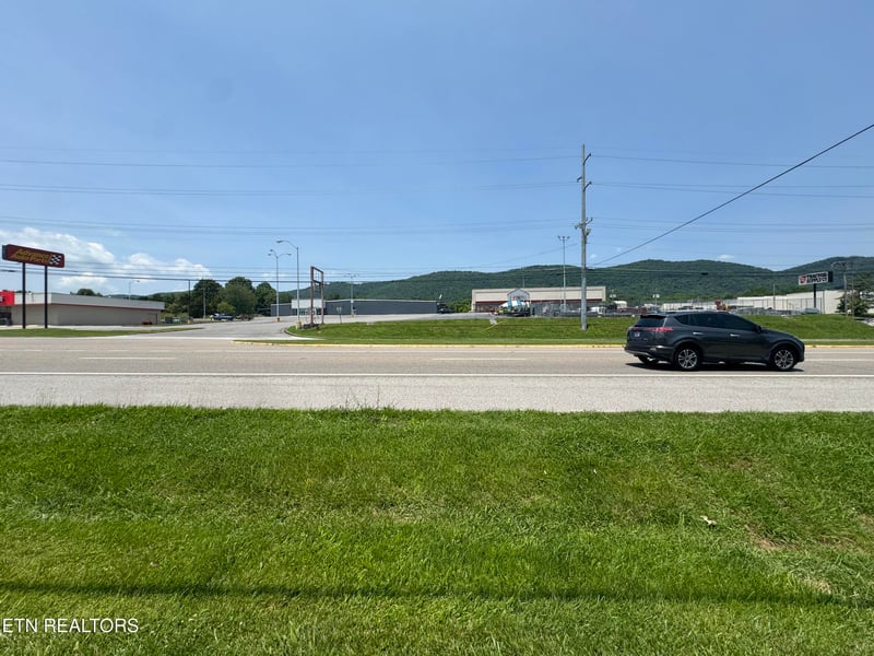 2527 Jacksboro Pike, Jacksboro, TN 37757