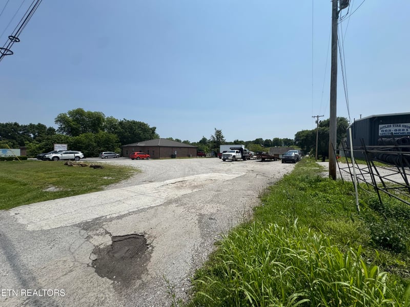 2527 Jacksboro Pike, Jacksboro, TN 37757