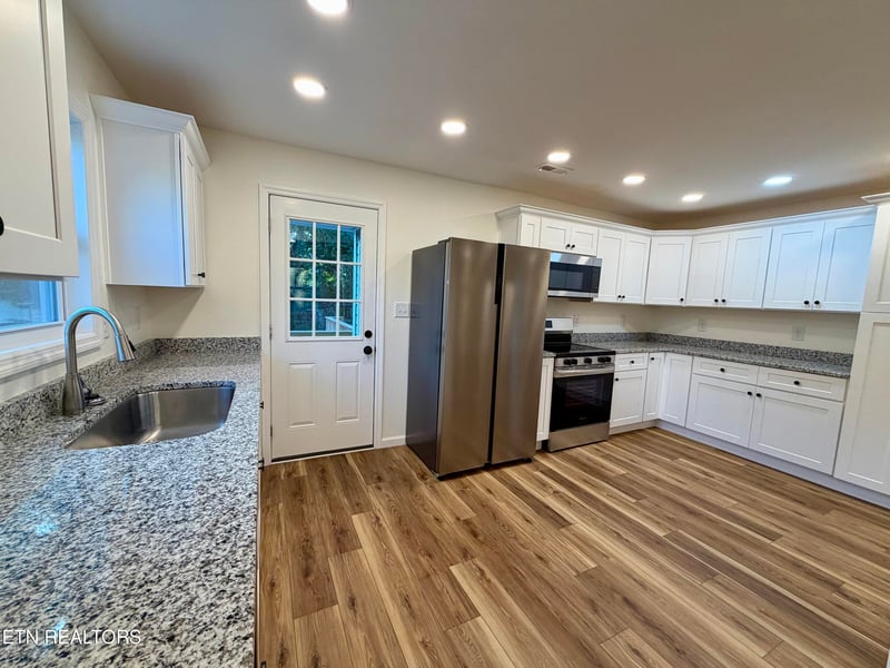 2527 Marshall St, Maryville, TN 37804