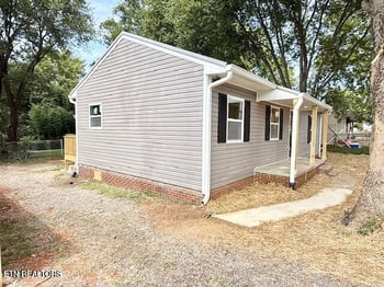 2527 Marshall St, Maryville, TN 37804