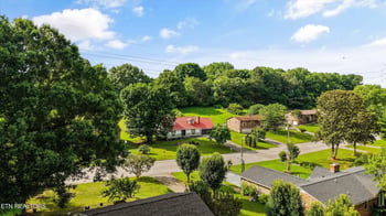 2527 Robinson Dr, Louisville, TN 37777