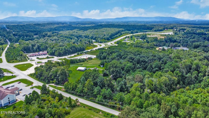 2528 E First St, Crossville, TN 38555