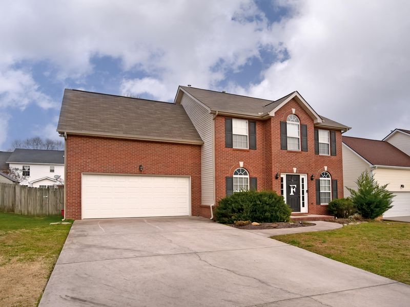 2528 Sable Point Ln, Knoxville, TN 37924