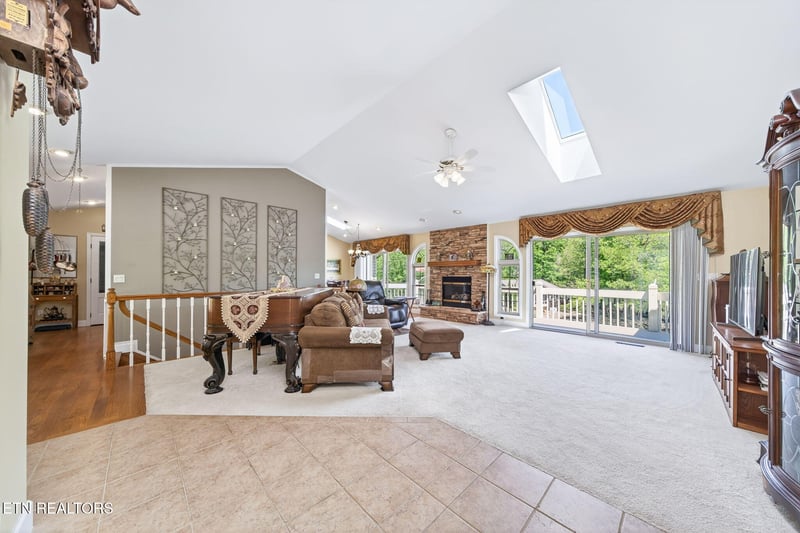 253 Dublin Ln, Crossville, TN 38558