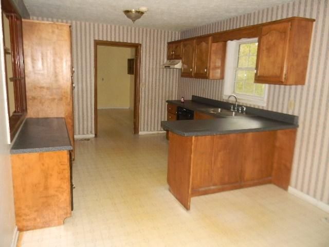 253 Ivanhoe Ln, Crossville, TN 38555
